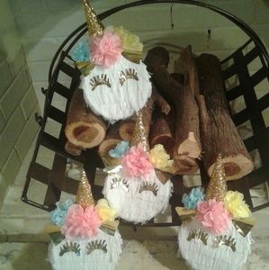 Beautiful set 6 mini unicorn pinatas